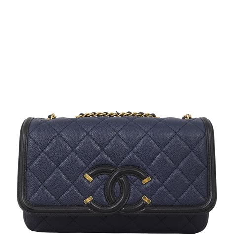 chanel cc filigree flap bag size